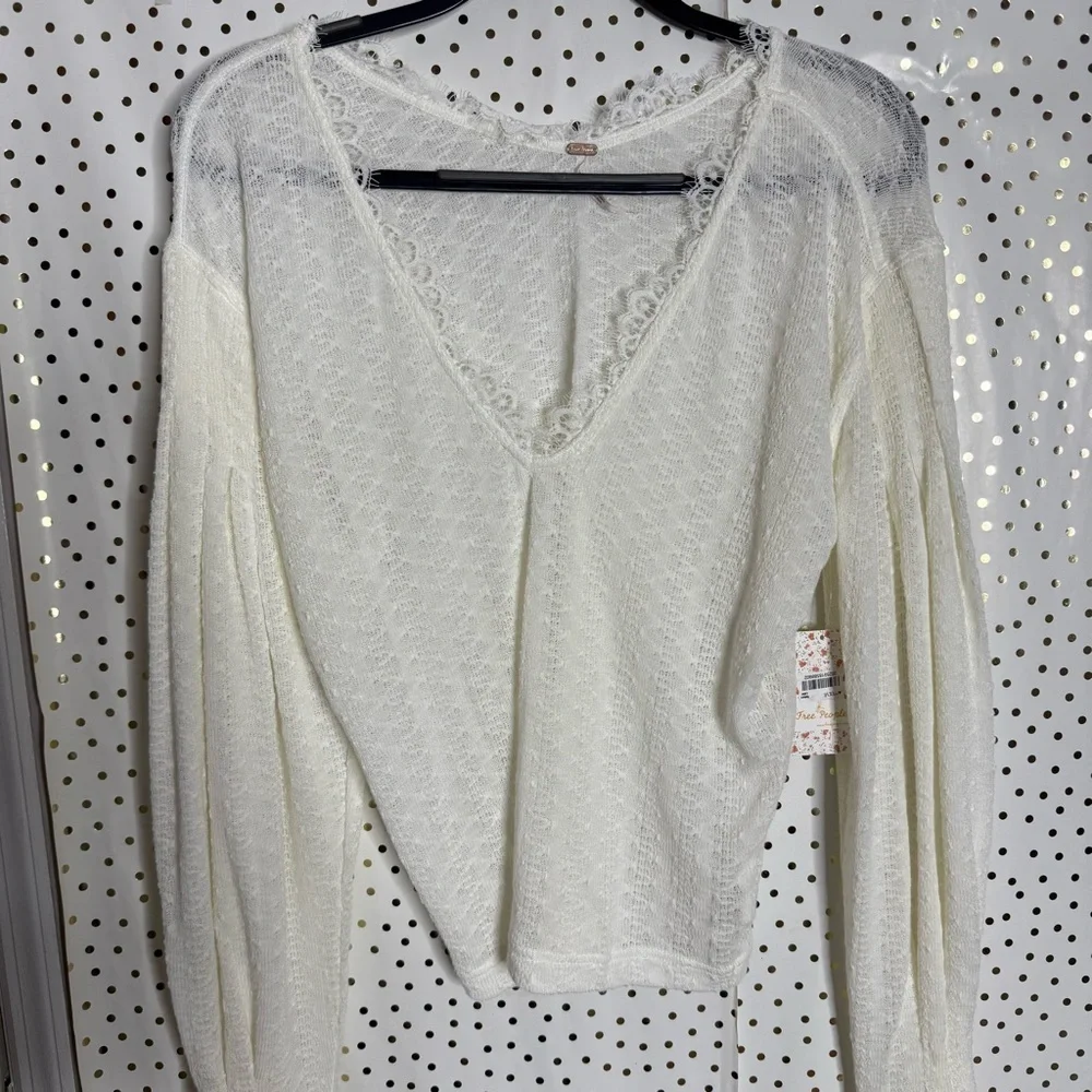 Free people Elegant White Lace V-Neck NWT